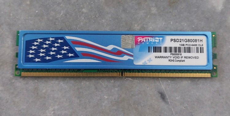 رم 1 گیگ ddr2 دسکتاپ برند پاتریوت اورجینال استوک کاملا سالم