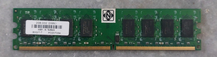 رم ۲ گیگ ddr2 دسکتاپ برند پی ان وای دو ور چیپ اورجینال استوک کاملا سالم