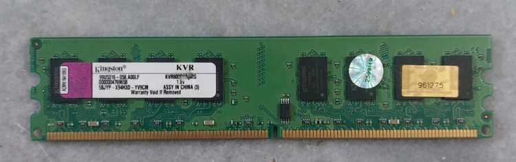 رم ۲ گیگ ddr2 دسکتاپ برند کینگستون دو ور چیپ اورجینال استوک کاملا سالم پایه بلند