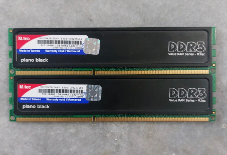 رم 2 گیگ ddr3 دسکتاپ ۱۳۳۳ جفت دوال کانال استوک و کاملا سالم
