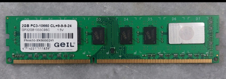 رم ۲ گیگ DDR3 دسکتاپ برند GEIL دو ور چیپ اورجینال استوک کاملا سالم