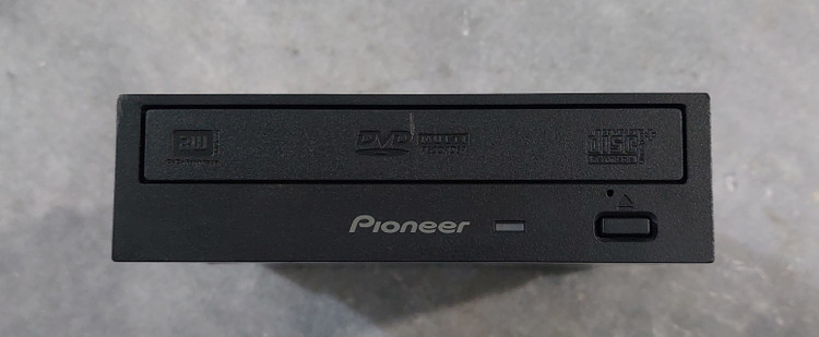 DVD رایتر پایونیر ide استوک و کاملا سالم