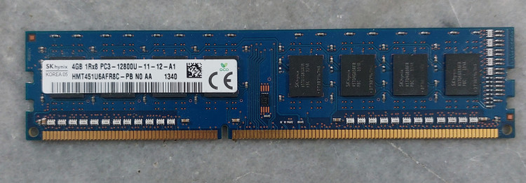 رم ۴ گیگ DDR3 دسکتاپ فرکانس 1600 برند skyhynix اورجینال یک ور چیپ استوک کاملا سالم