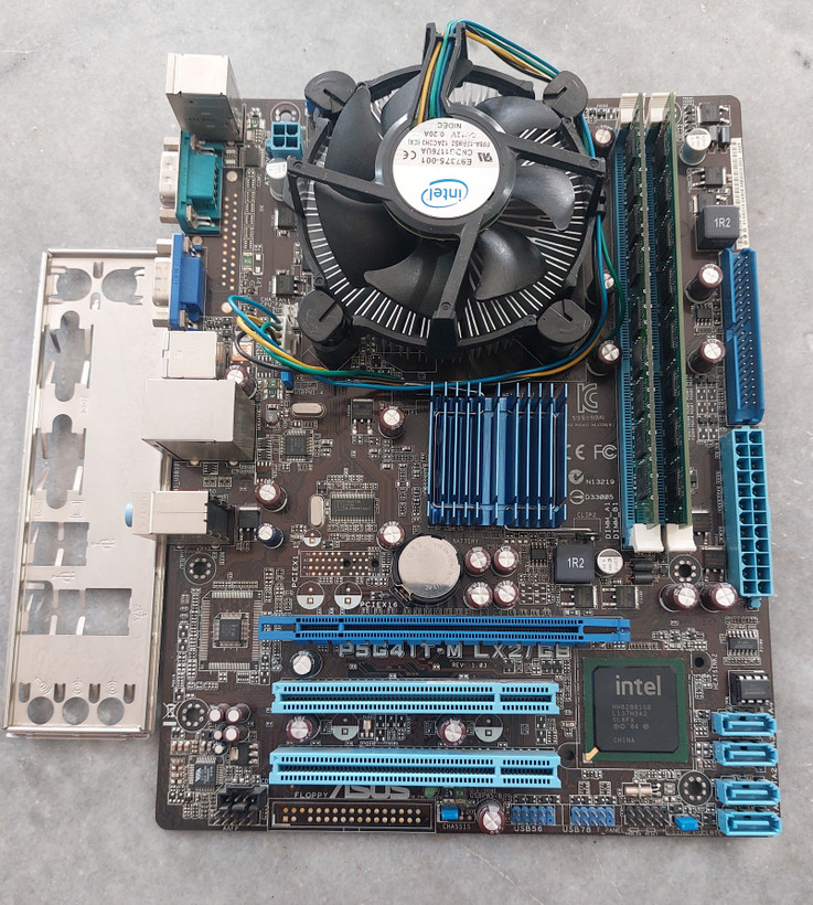 مادربرد ddr3 ایسوس P5G41T-M LX استوک کاملا سالم همراه فن و Cpu E8400 و ۸ گیگ رم ddr3
