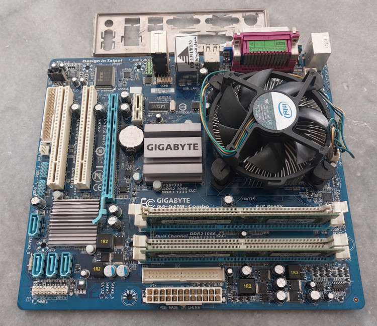 مادربرد ddr3 کومبو گیگابایت مدل G41M-Combo استوک کاملا سالم همراه فن و Cpu E7500 و ۴ گیگ رم ddr3