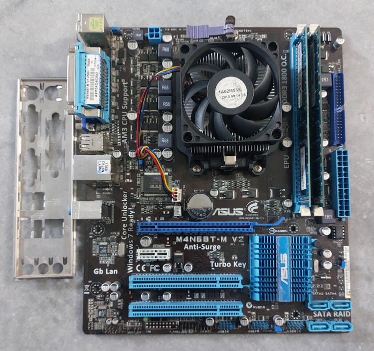 مادربرد ddr3 ایسوس مدل M4N68T-M به همراه فن و CPU AMD ATHLON II 250 و ۸ گیگ رم باس ۱۶۰۰ استوک کاملا سالم