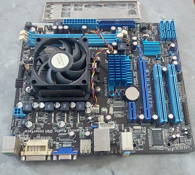 مادربرد ddr3 ایسوس مدل M4A78BLT-MLE به همراه فن و CPU AMD ATHLON II 270 استوک کاملا سالم