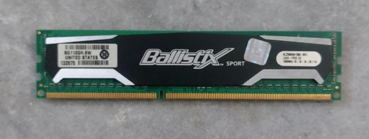 رم 2 گیگ DDR3 دسکتاپ فرکانس 1600 برند بالستیک کورشیال هتسینک دار اورجینال استوک