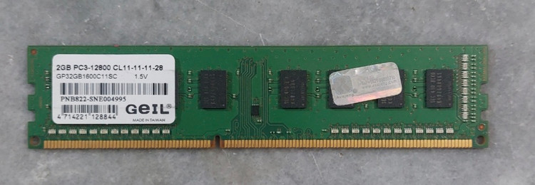 رم ۲ گیگ DDR3 دسکتاپ باس ۱۶۰۰ برند GEIL یک ور چیپ اورجینال استوک کاملا سالم