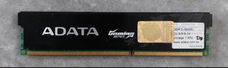 رم ۲ گیگ DDR3 دسکتاپ هتسینک دار باس ۱۶۰۰ برند ADATA اورجینال استوک کاملا سالم