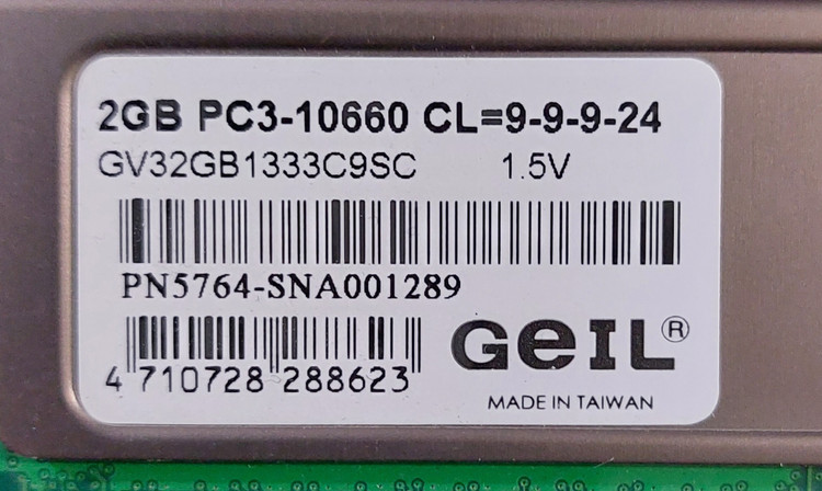 رم ۲ گیگ DDR3 دسکتاپ برند GEIL هتسینک دار اورجینال استوک کاملا سالم