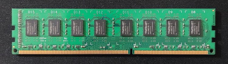 رم دسکتاپ ۲ گیگ ddr3 باس 1333 برند پاتریوت دو ور چیپ اورجینال استوک