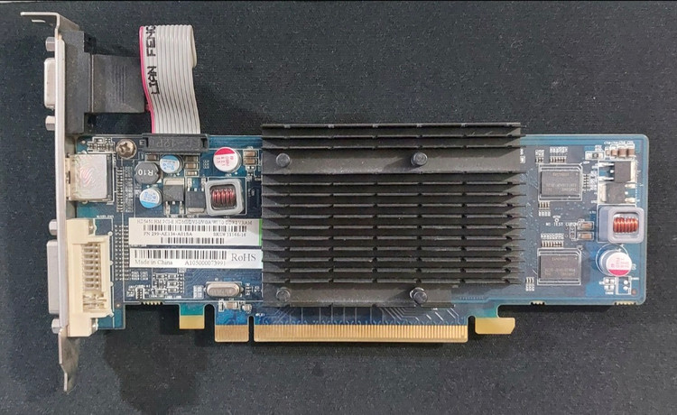کارت گرافیک ۱ گیگ ddr2 مدل ۵۴۵۰ برند ساپفایر