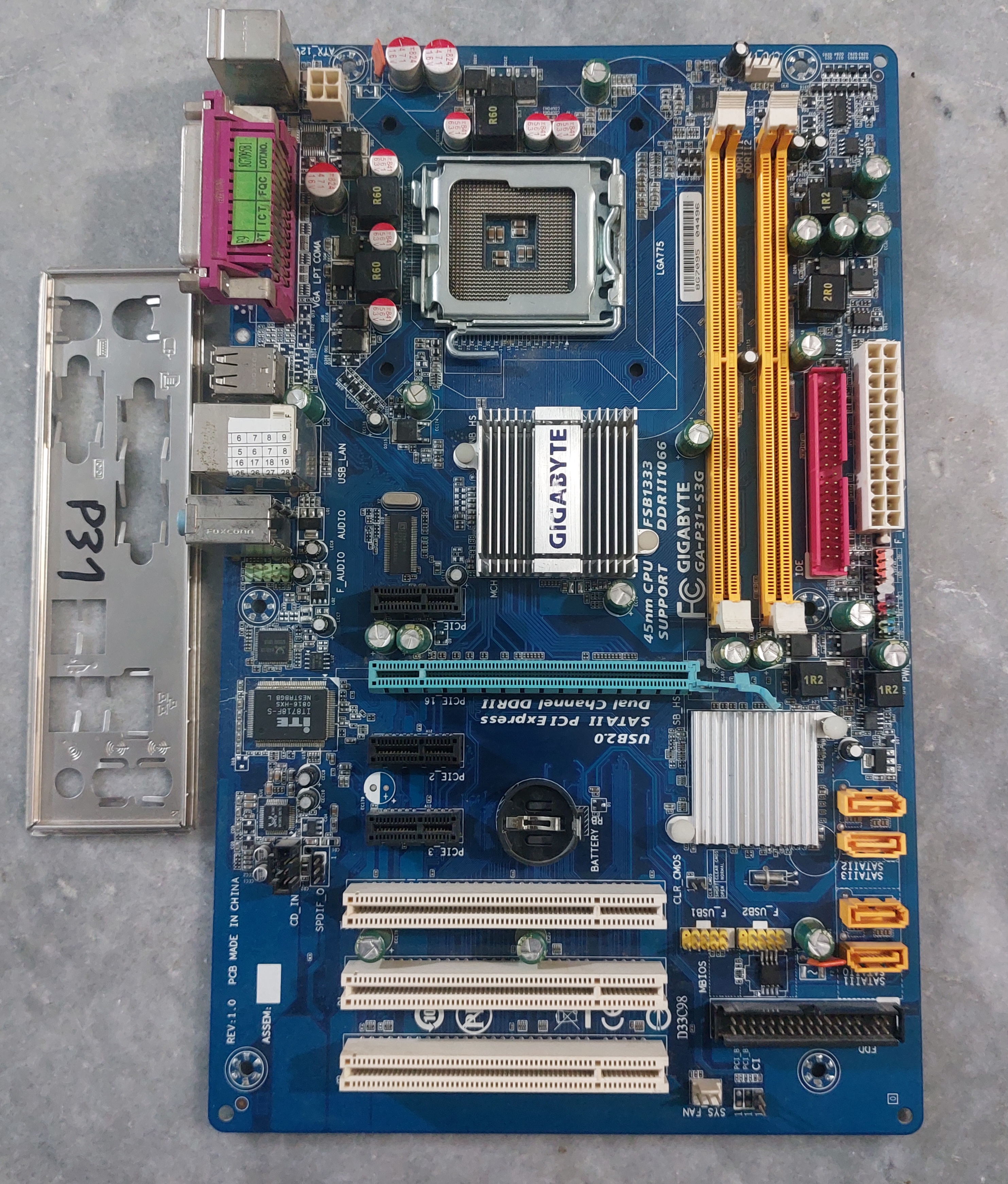 مادربرد ddr2 گیگابایت مدل GA-P31-S3G استوک کاملا سالم