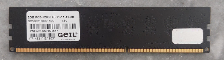 رم ۲ گیگ ddr3 دسکتاپ باس 1600 برند GEIL یک ور چیپ اورجینال استوک