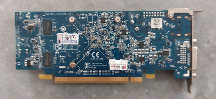 کارت گرافیک مینی کیس ۱ گیگ ddr3 مدل ۸۴۹۰ ATI برند HP همراه تبدیل DVI به VGA استوک
