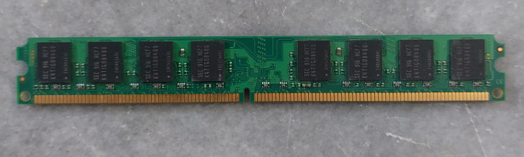 رم ۲ گیگ ddr2 دسکتاپ برند کینگستون دو ور چیپ اورجینال استوک و کاملا سالم
