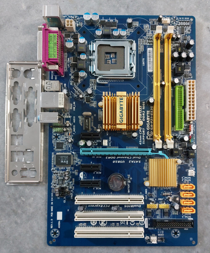 مادربرد ddr2 گیگابایت مدل GA-P31-ES3G استوک کاملا سالم