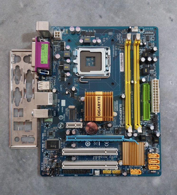 مادربرد ddr2 گیگابایت مدل G31M- ES2L استوک کاملا سالم
