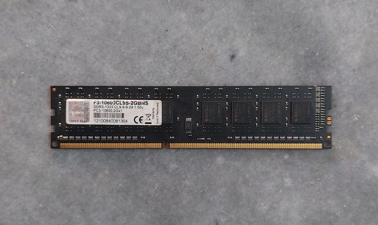 رم دسکتاپ ۲ گیگ ddr3 باس 1333 برند G.SKILL یک ور چیپ اورجینال استوک