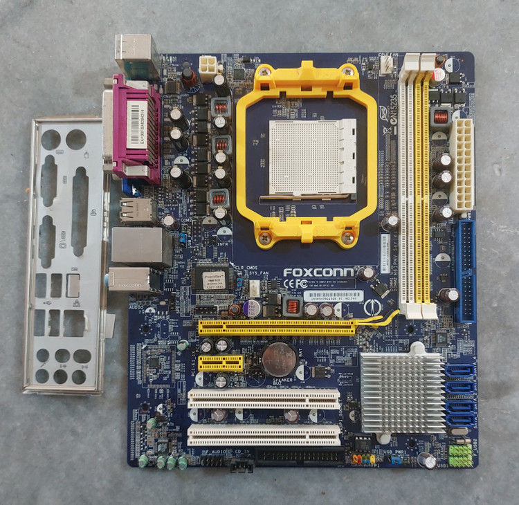 مادربرد ddr2 فاکسکان مدل M61PMW استوک کاملا سالم