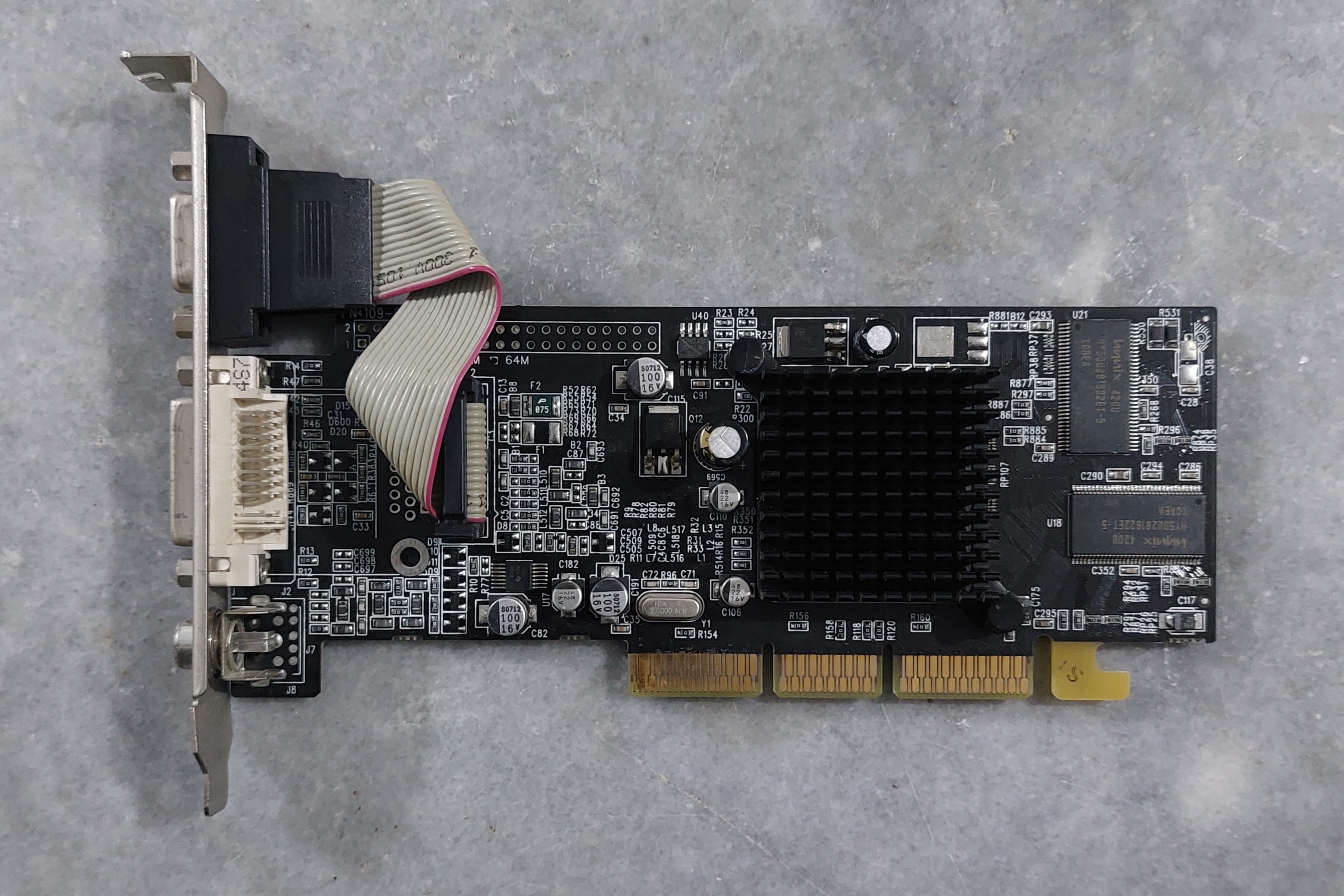 کارت گرافیک ۶۴ مگابایت ATI 7000 MOBILITY  سوکت AGP DDR1