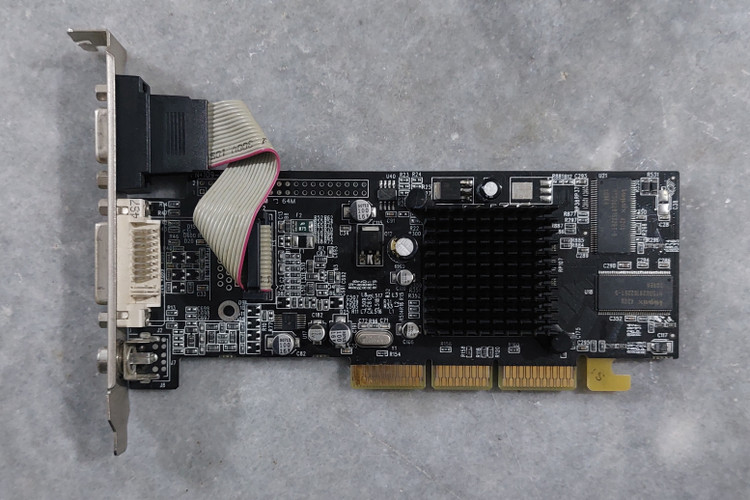 کارت گرافیک ۶۴ مگابایت ATI 7000 MOBILITY سوکت AGP DDR1