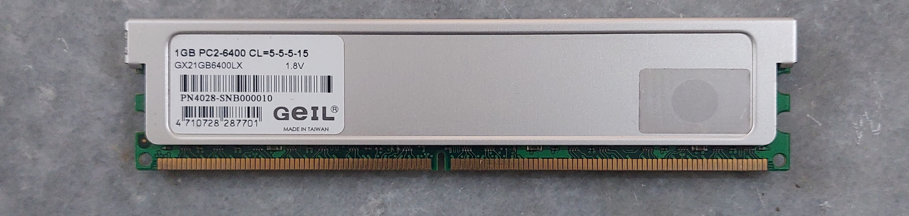 رم 1 گیگ DDR2 دسکتاپ برند GEIL هتسینک دار اورجینال استوک کاملا سالم‌