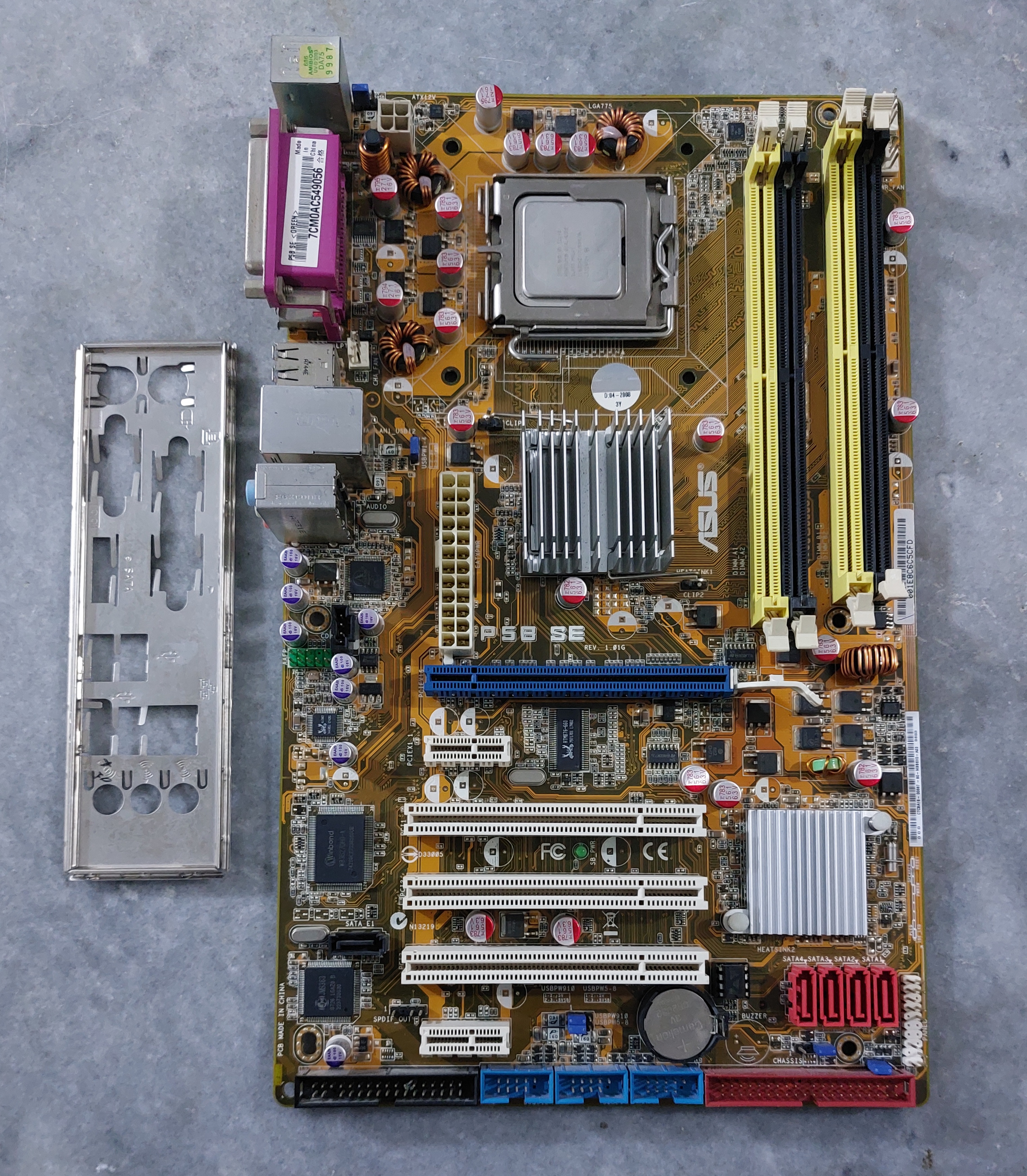 مادربرد ddr2 ایسوس مدل P5B SE به همراه سی پی یو دو هسته ای  E2140 استوک کاملا سالم