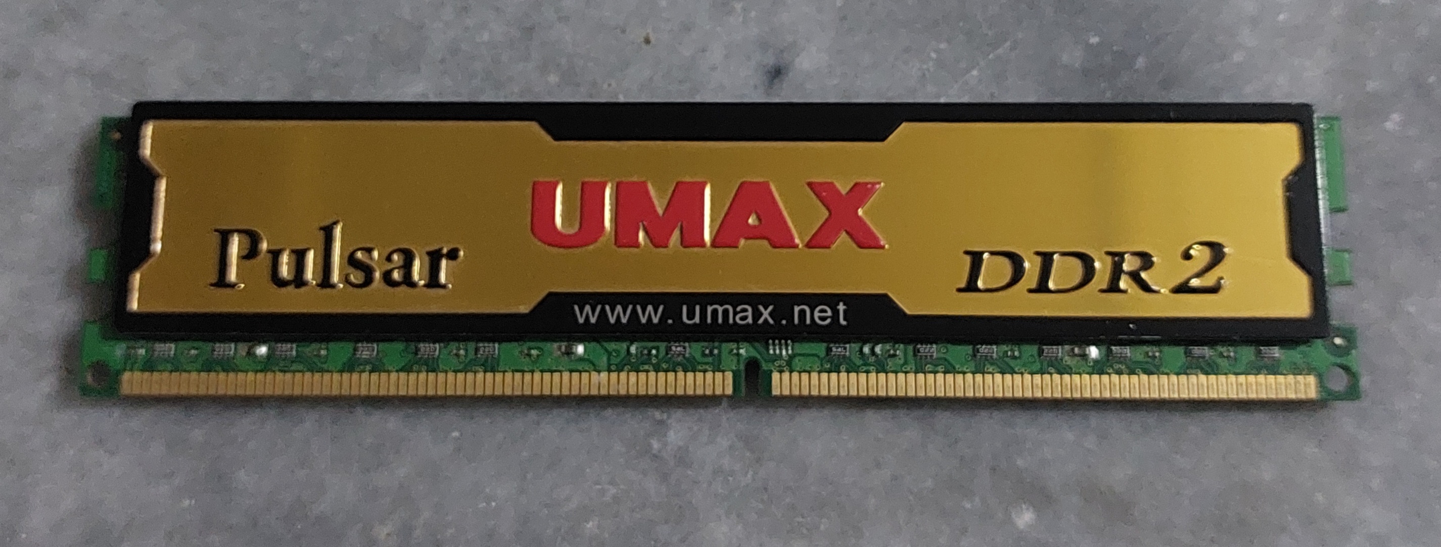 رم ۲ گیگ ddr2 دسکتاپ برند یومکس اورجینال استوک کاملا سالم‌