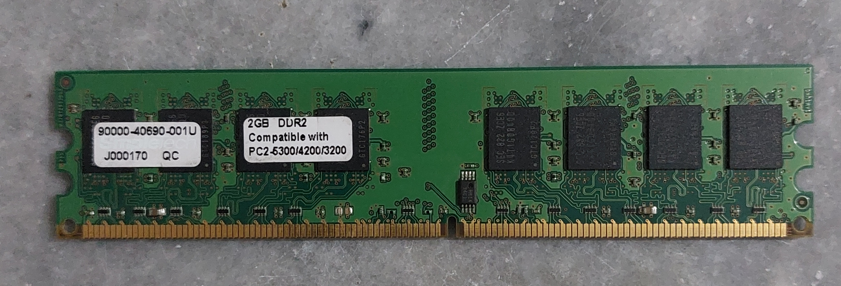 رم 2 گیگ ddr2 دسکتاپ برند سیمپلتک دو ور چیپ اورجینال استوک کاملا سالم‌