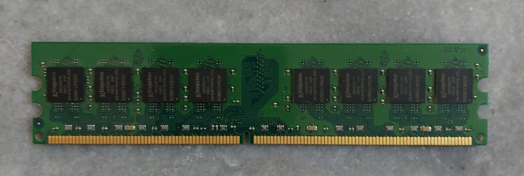 رم ۱ گیگ ddr2 دسکتاپ برند کینگستون دو ور چیپ اورجینال استوک