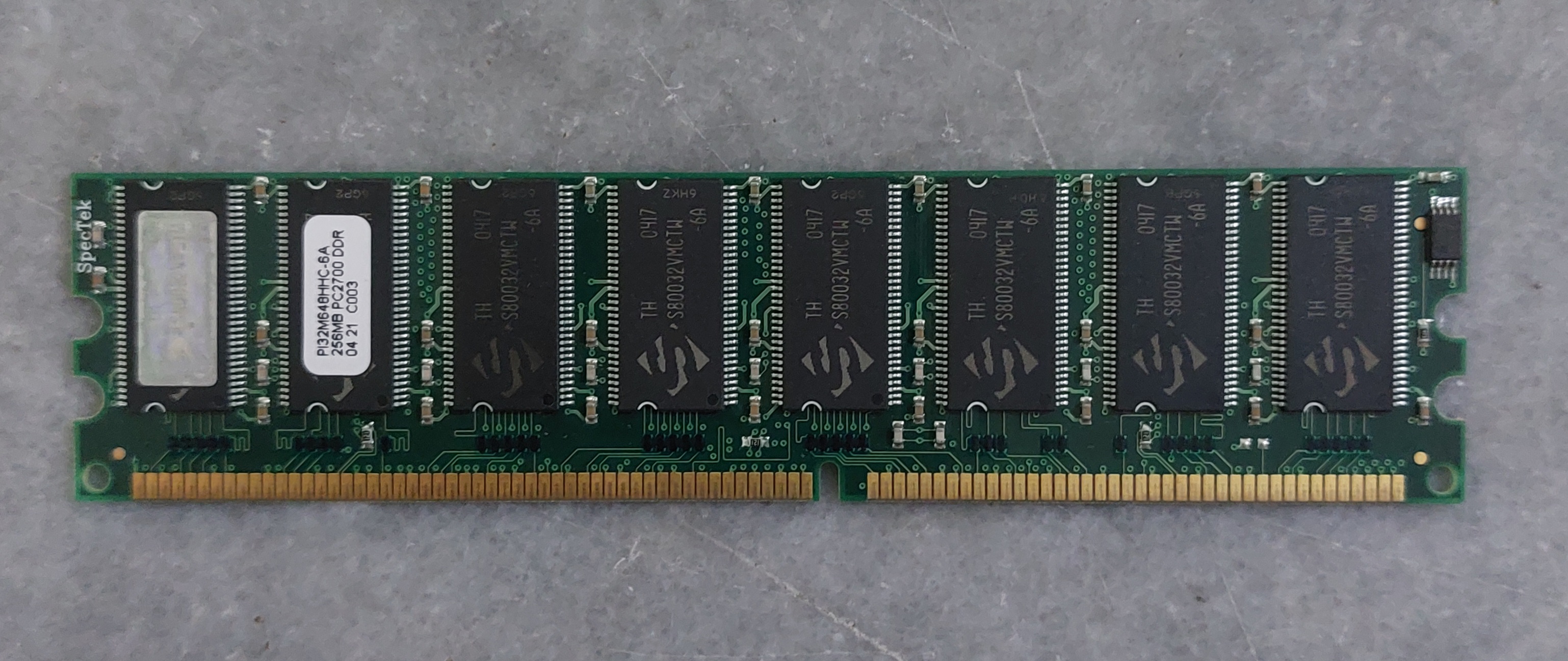رم 256 مگابایت DDR1 دسکتاپ برند spectek یک ور چیپ اورجینال استوک کاملا سالم‌